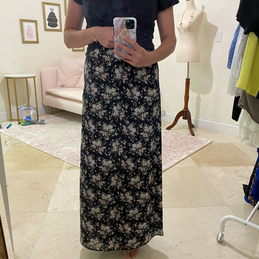 Club Monaco l Maxi skirt